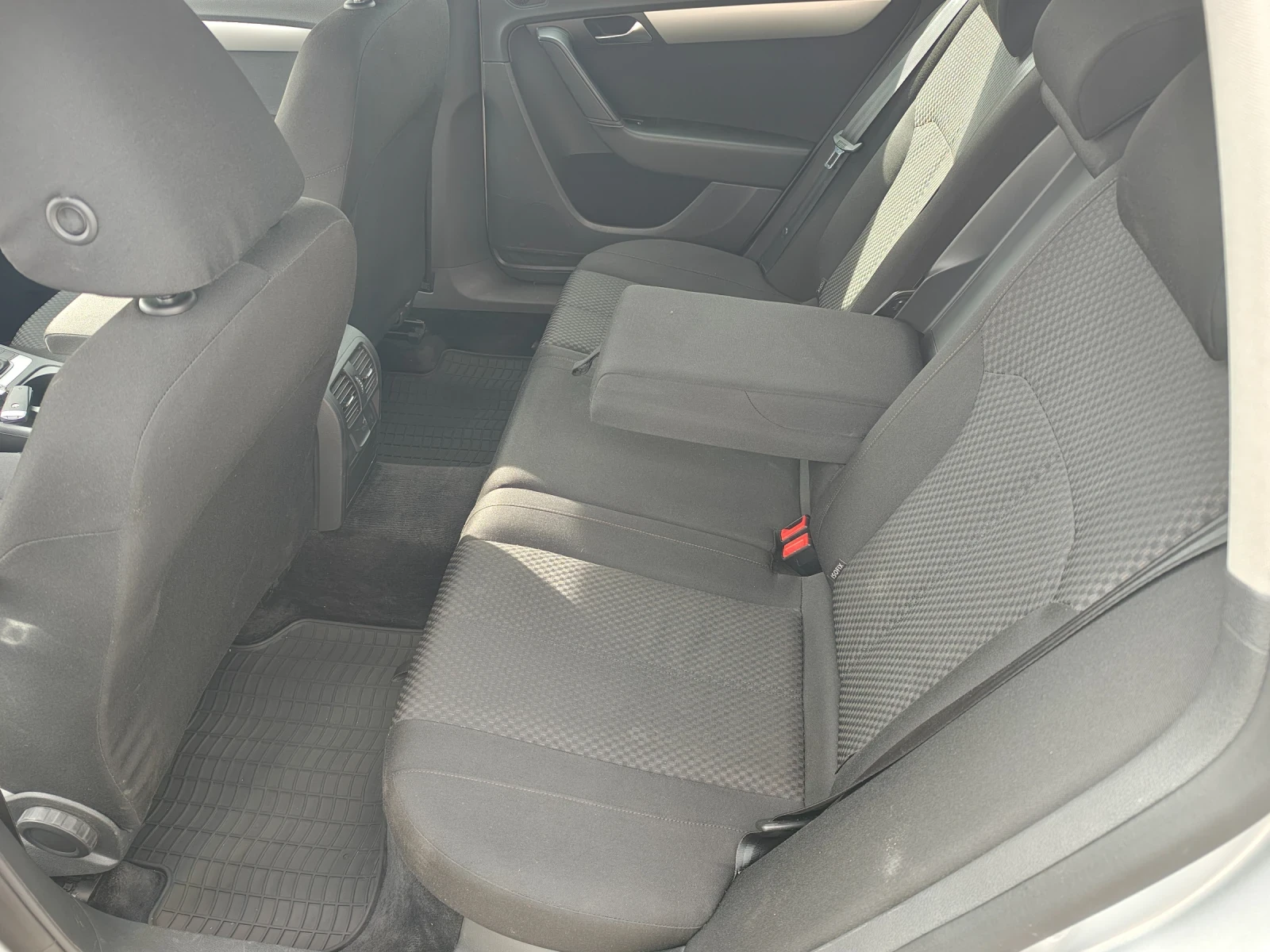 VW Passat, снимка 11 - Автомобили и джипове - 54886659