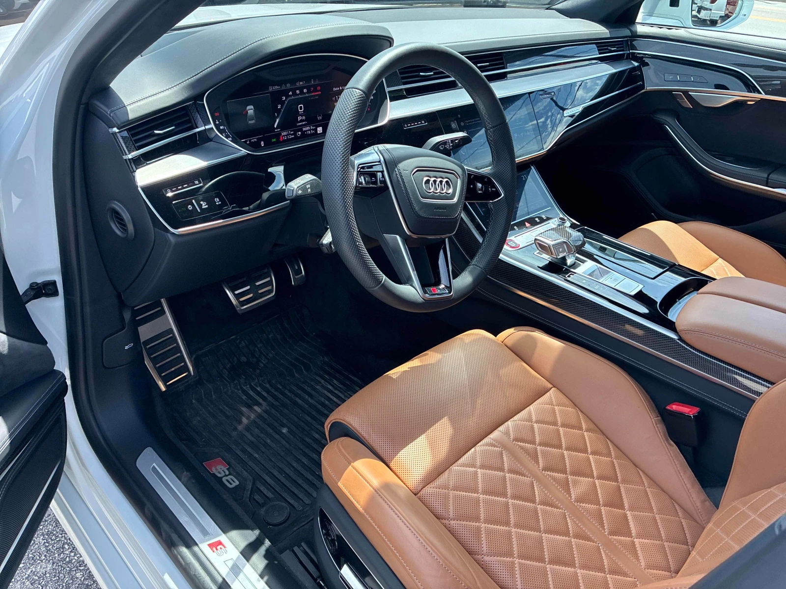 Audi S8, снимка 7 - Автомобили и джипове - 55049344