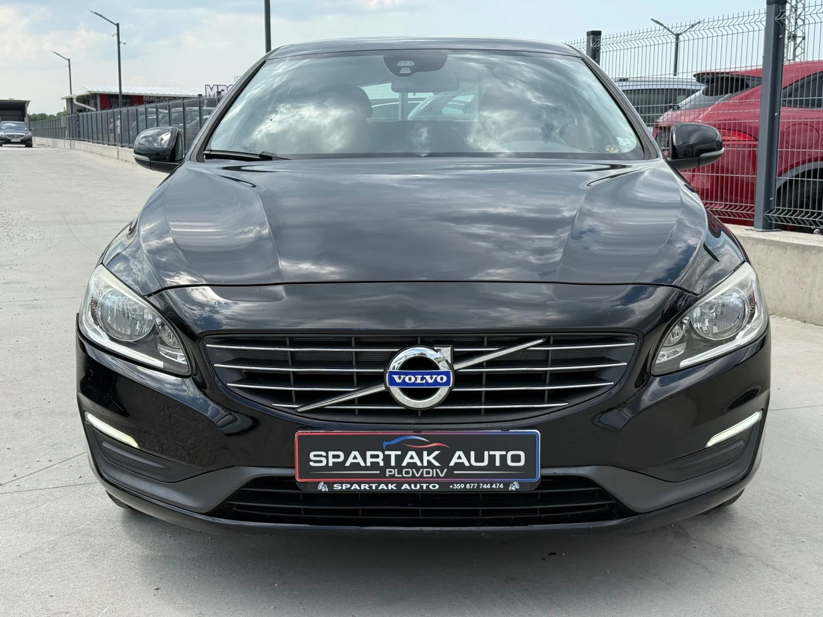Volvo V60 1.6D* 2016г* АВТОМАТИК* 154.000КМ* СЕРВИЗНА* , снимка 2 - Автомобили и джипове - 55382218