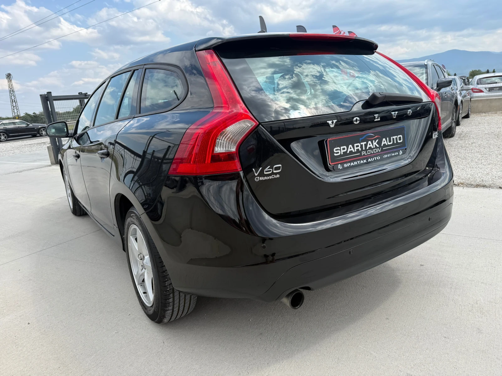 Volvo V60 1.6D* 2016г* АВТОМАТИК* 154.000КМ* СЕРВИЗНА* , снимка 6 - Автомобили и джипове - 55382218