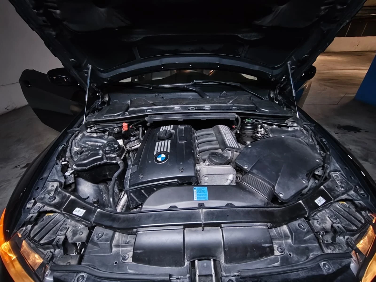 BMW 330 X-drive, снимка 14 - Автомобили и джипове - 55512491