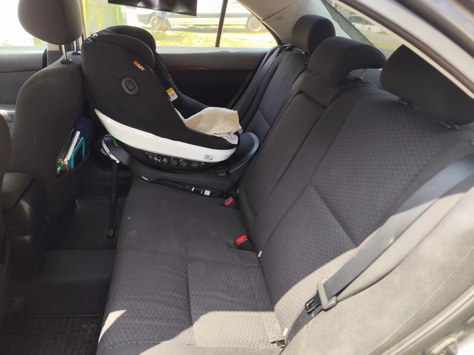 Toyota Avensis 2.2 D, снимка 7 - Автомобили и джипове - 55853355