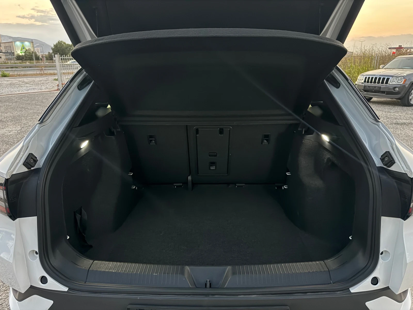 VW ID.4 82KWh PRO Swiss Full Service History , снимка 13 - Автомобили и джипове - 56140691