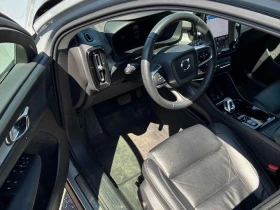 Volvo XC40 * Plus Dark Theme * ПАНОРАМА* 360КАМЕРА* ПОДГРЕВ* , снимка 8