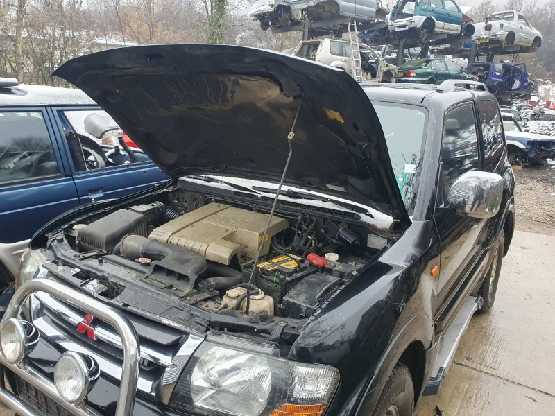 Mitsubishi Pajero 3.5GDI, снимка 4 - Автомобили и джипове - 46833952