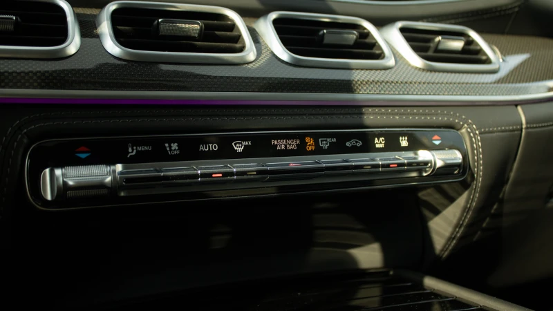 Mercedes-Benz GLE 63 S AMG Coupe* Exclusive* Carbon* Burmester* , снимка 11 - Автомобили и джипове - 51542465