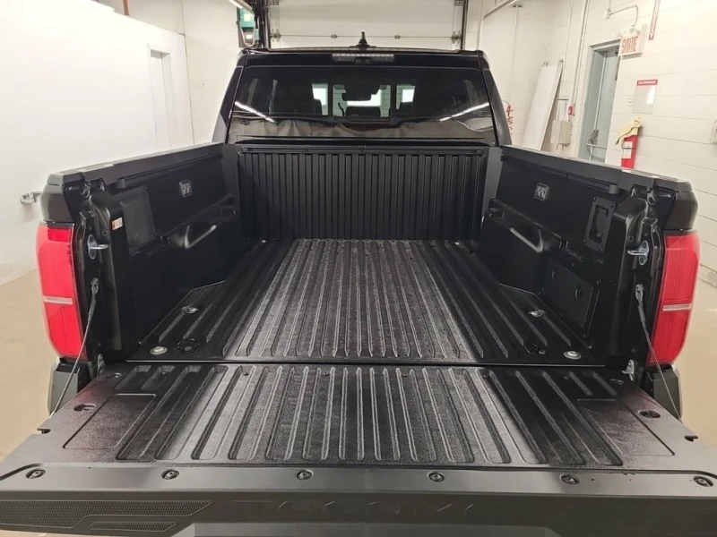 Toyota Tacoma * HYBRID CREW CAB SHORT BED * CARFAX * БЕЗ ПЪРВОНА, снимка 13 - Автомобили и джипове - 52990994