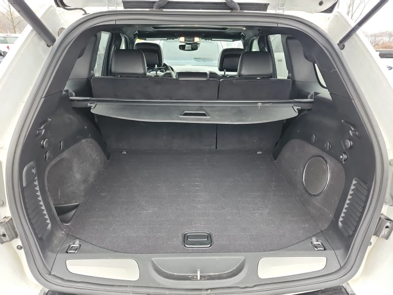 Jeep Grand cherokee OVERLAND * * CARFAX * * АВТО КРЕДИТ * * , снимка 11 - Автомобили и джипове - 53221734