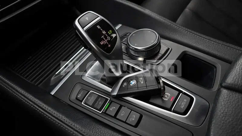 BMW X6 Навигационна система* Кожен салон* Head-Up дисплей, снимка 9 - Автомобили и джипове - 54064169