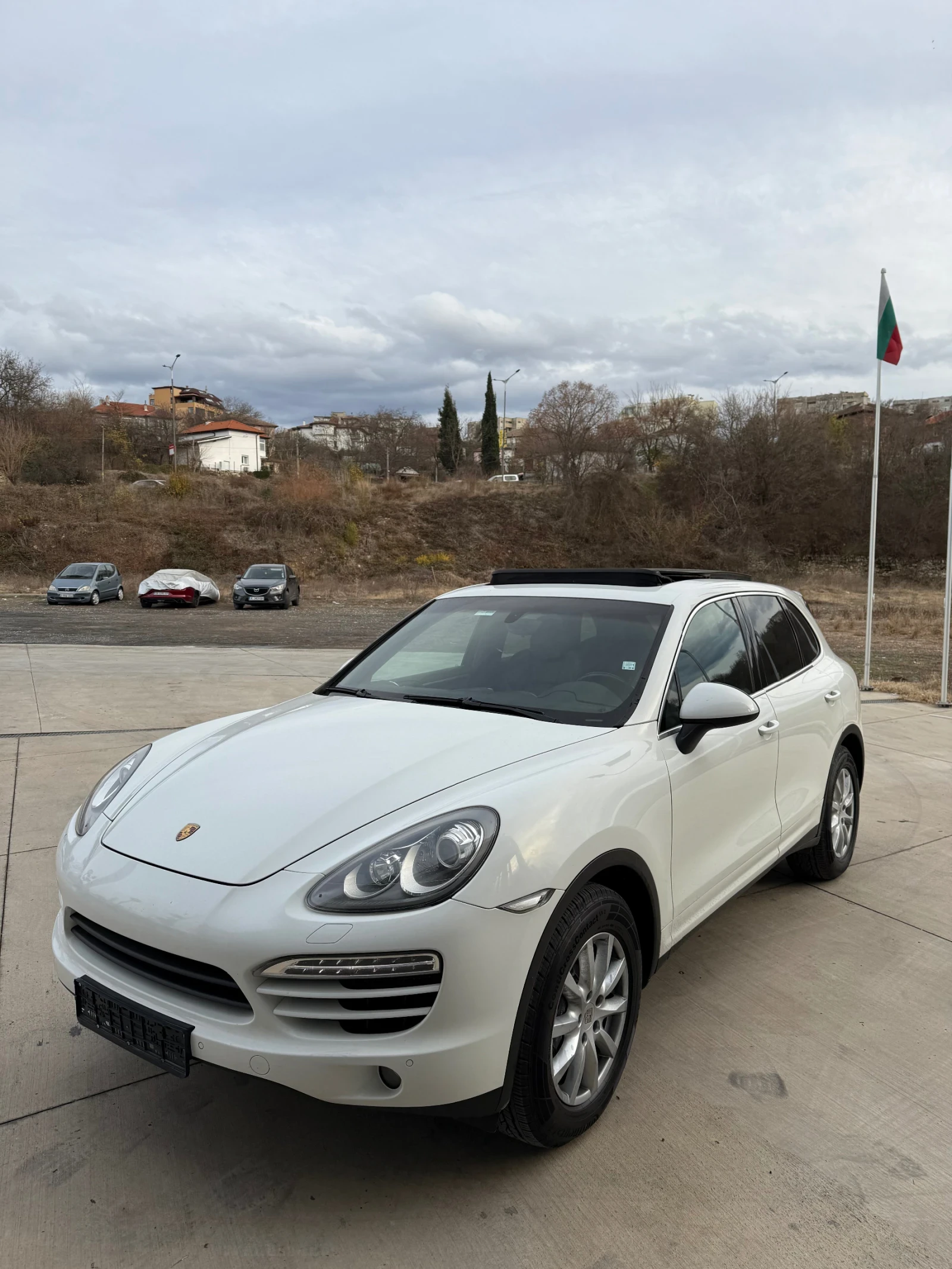 Porsche Cayenne ПАНОРАМА/ПОДГРЕВ/НА ПРУЖИНИ/ОБСЛУЖЕН - изображение 2