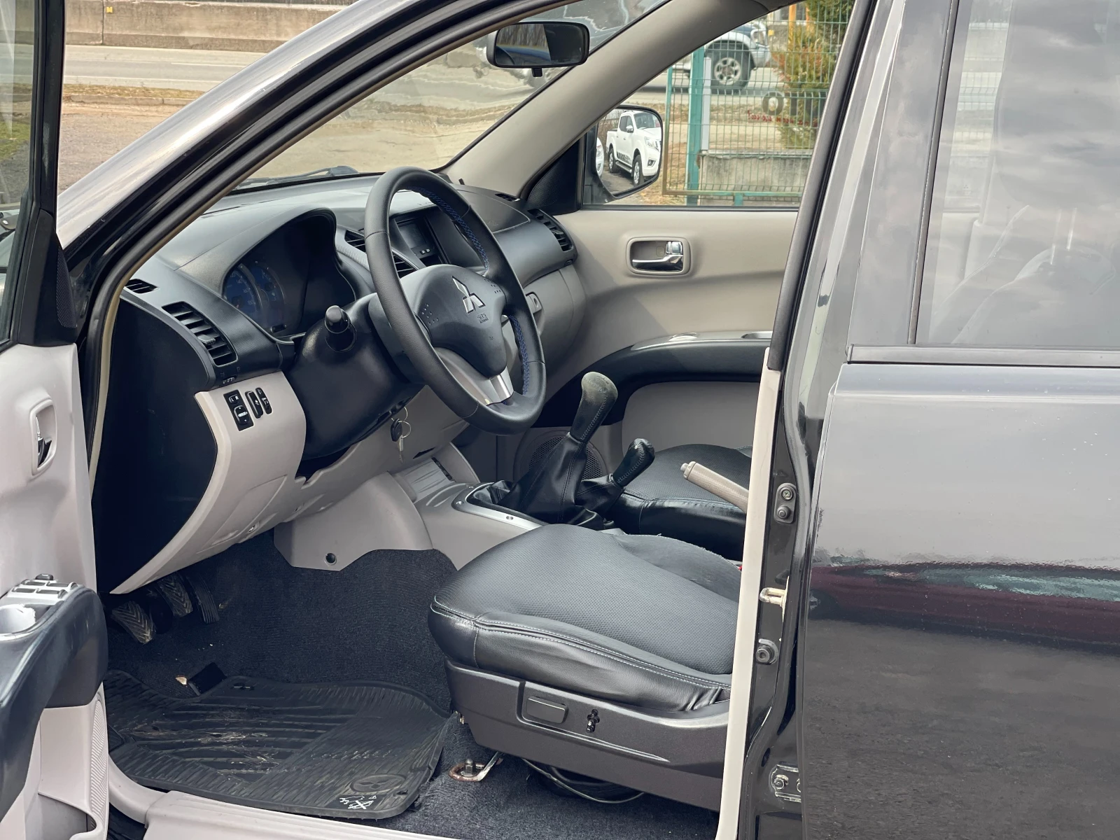 Mitsubishi L200 2.5Di-D 4x4 Instyle | Mobile.bg — изображение 14