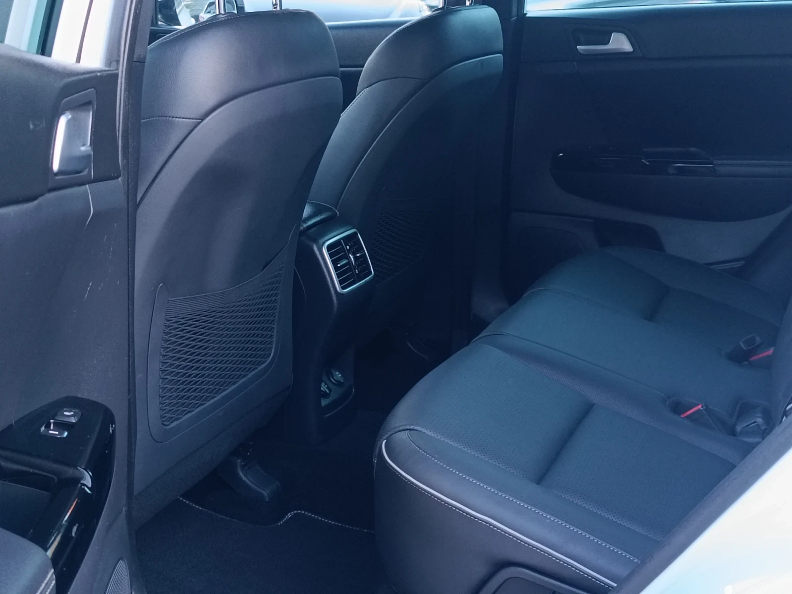 Kia Sportage Швейцария/4X4/GT-line/кожа/панорама/обдухване/Led - изображение 10