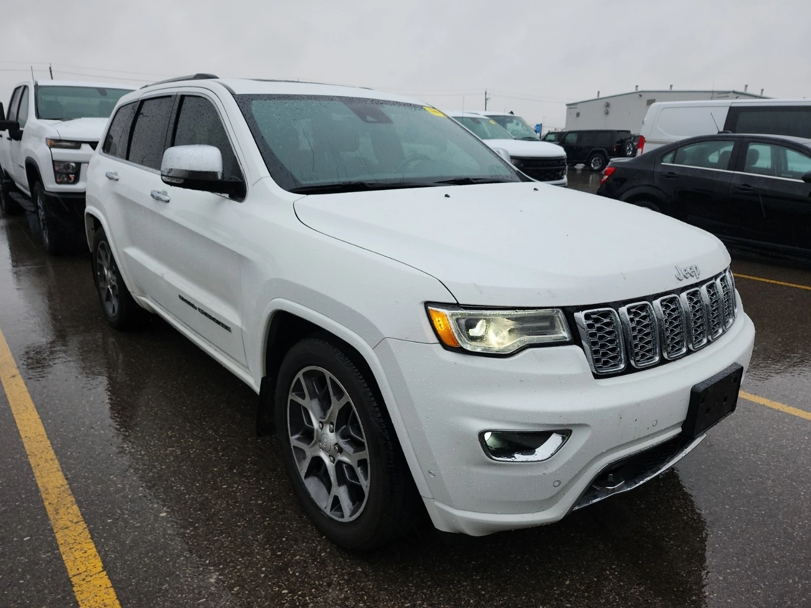 Jeep Grand cherokee OVERLAND * * CARFAX * * АВТО КРЕДИТ * *  - изображение 2