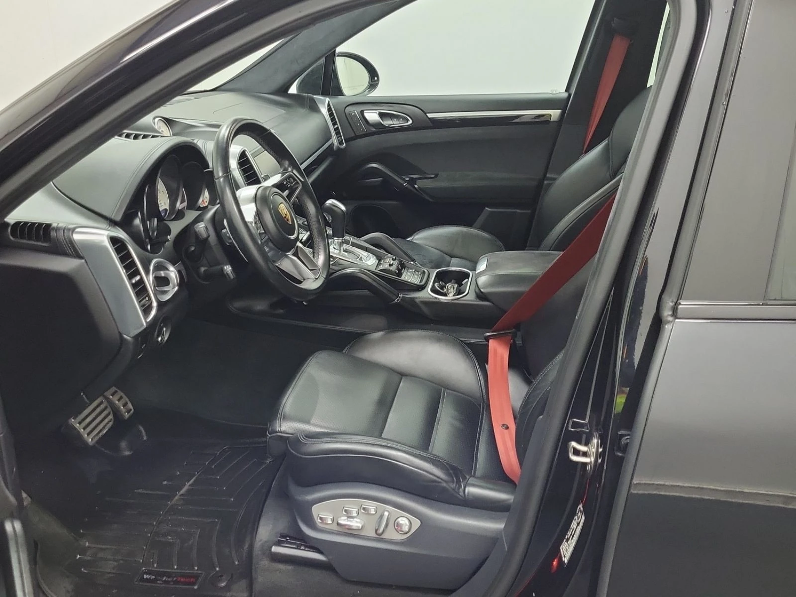 Porsche Cayenne GTS РЕГИСТАЦИЯ+ ОБСЛУЖВАНЕ, снимка 6 - Автомобили и джипове - 54125937