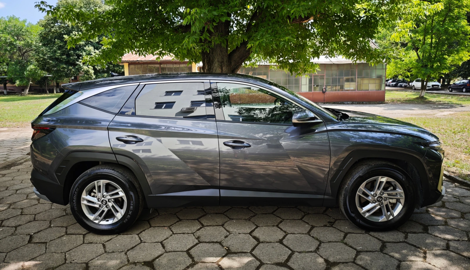 Hyundai Tucson 2.0 CRDI 4x4 , снимка 3 - Автомобили и джипове - 54845534