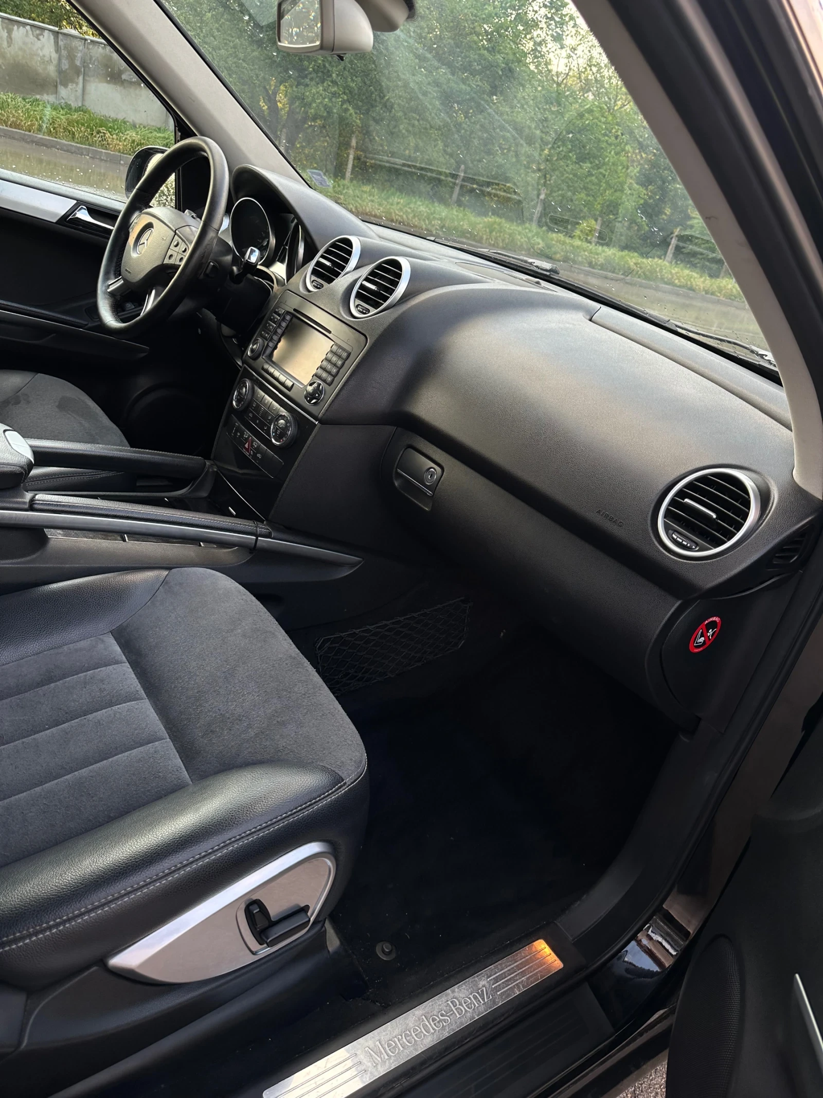 Mercedes-Benz ML 320, снимка 9 - Автомобили и джипове - 54768432