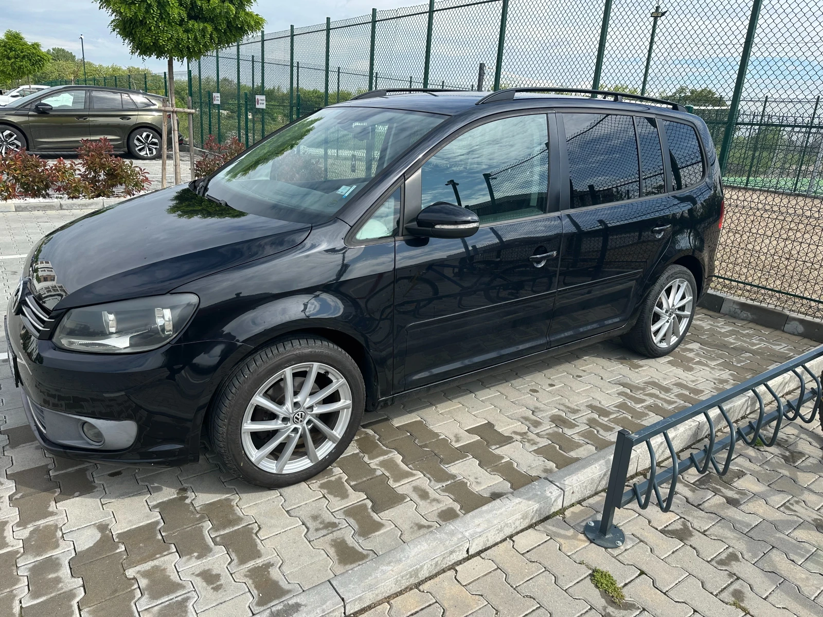 VW Tiguan 1.6 TDI, снимка 2 - Автомобили и джипове - 56410572
