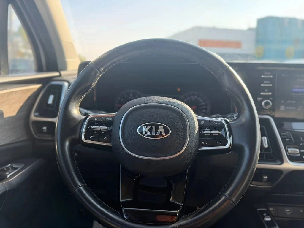 Kia Sorento, снимка 12 - Автомобили и джипове - 56690099
