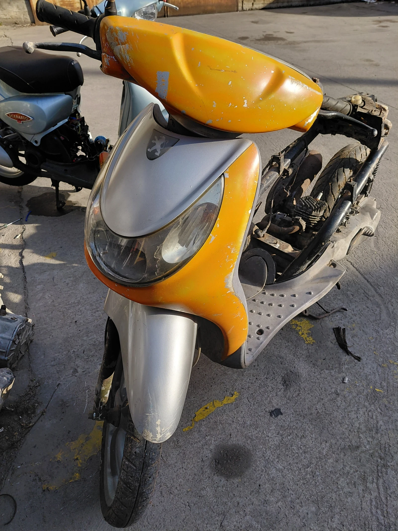 Peugeot Kissbee На части 