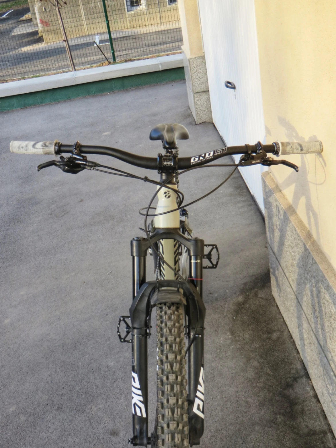 ��������� Ghost SLAMR 4.9 | Mobile.bg � ����������� 5