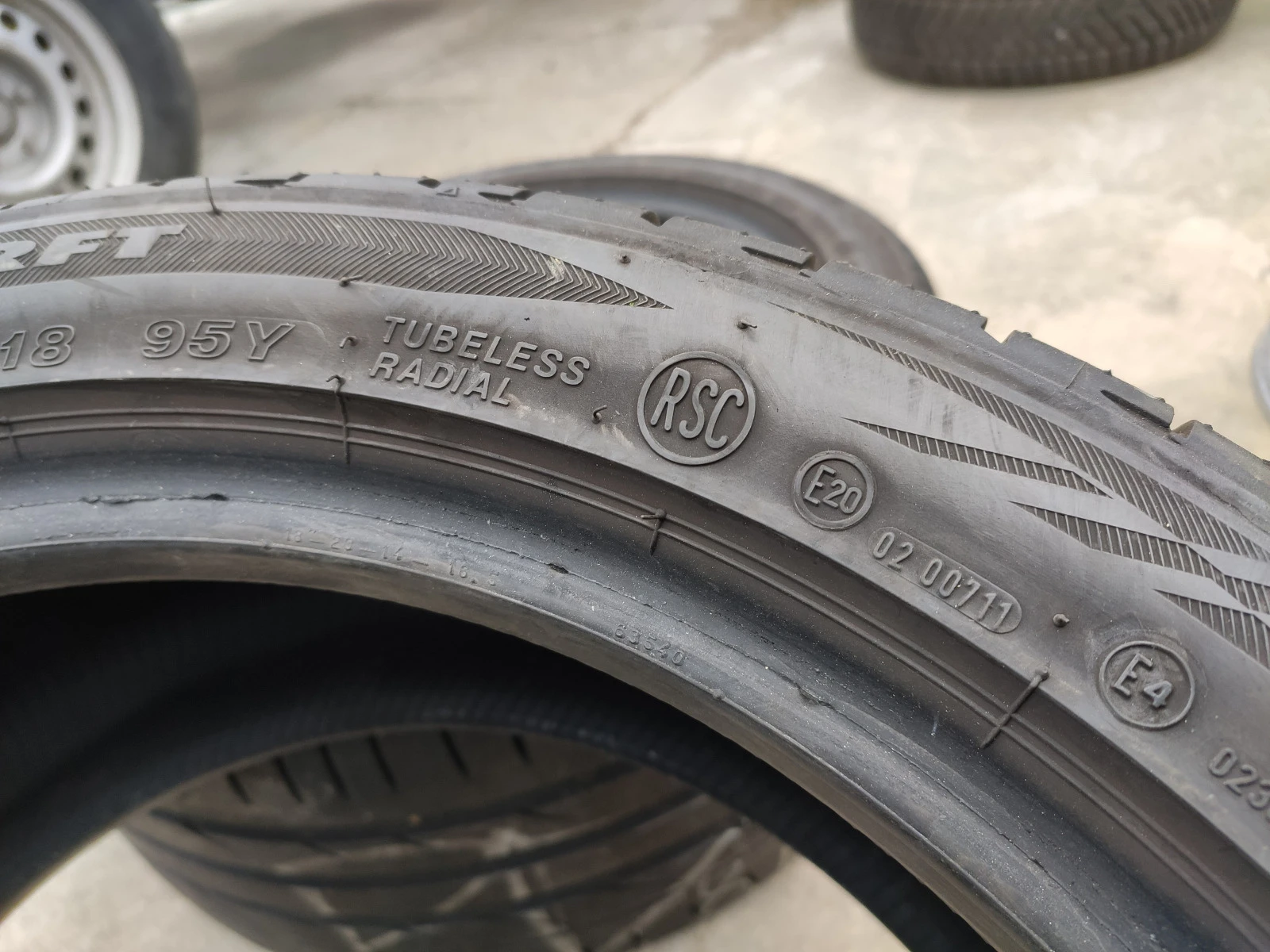  255/40R18 | Mobile.bg   9