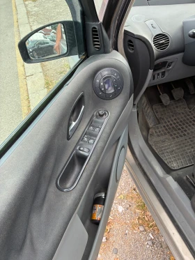 Renault Espace 2.2dci 6+ 1 сидалки, снимка 9