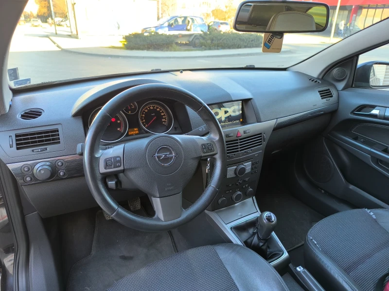 Opel Astra 1.9 CDTI 150 к.с., снимка 3 - Автомобили и джипове - 49144172