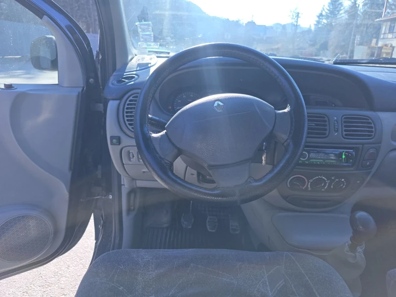 Renault Scenic, снимка 3 - Автомобили и джипове - 52830778
