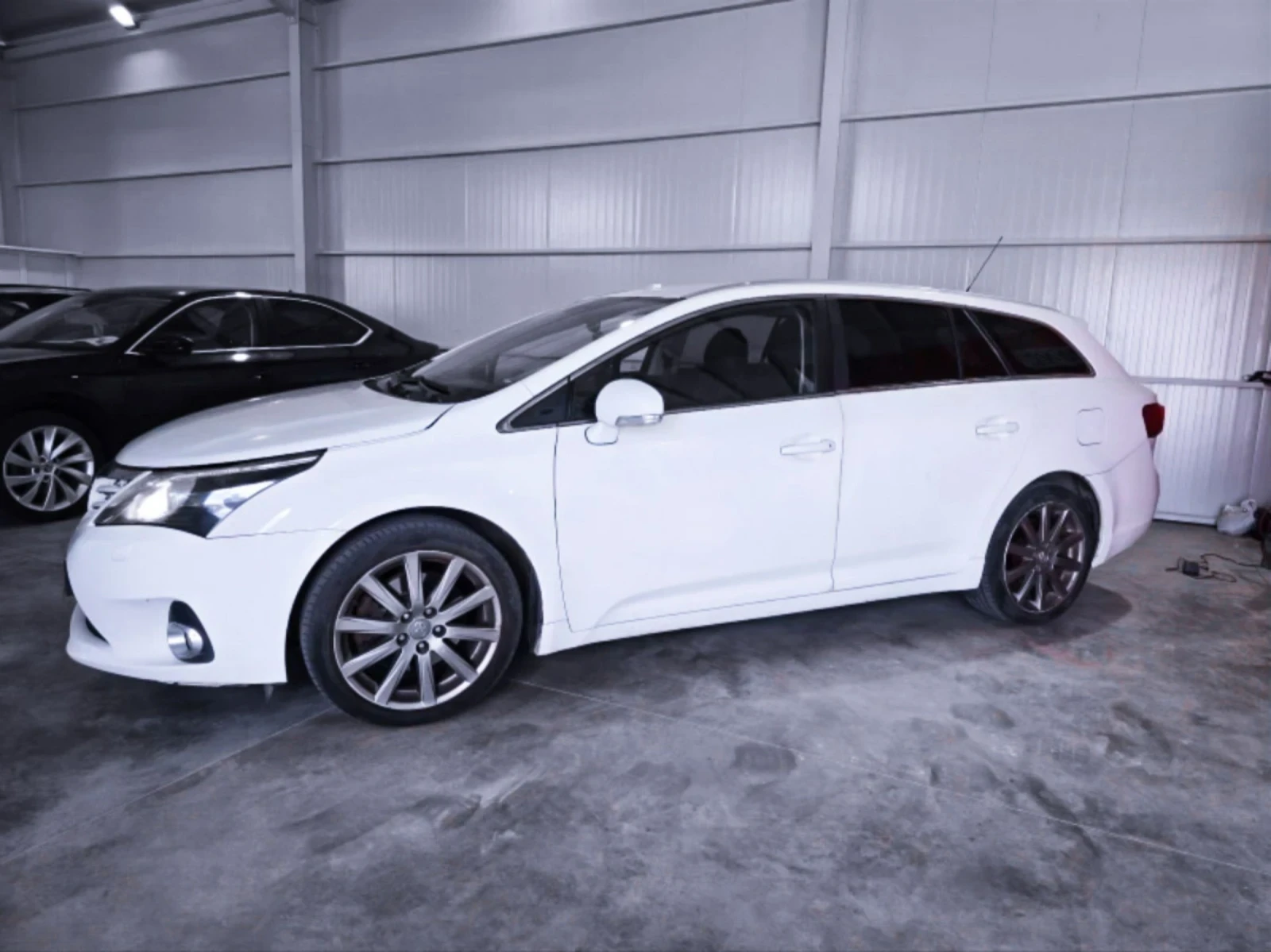 Toyota Avensis 2.2D - изображение 2