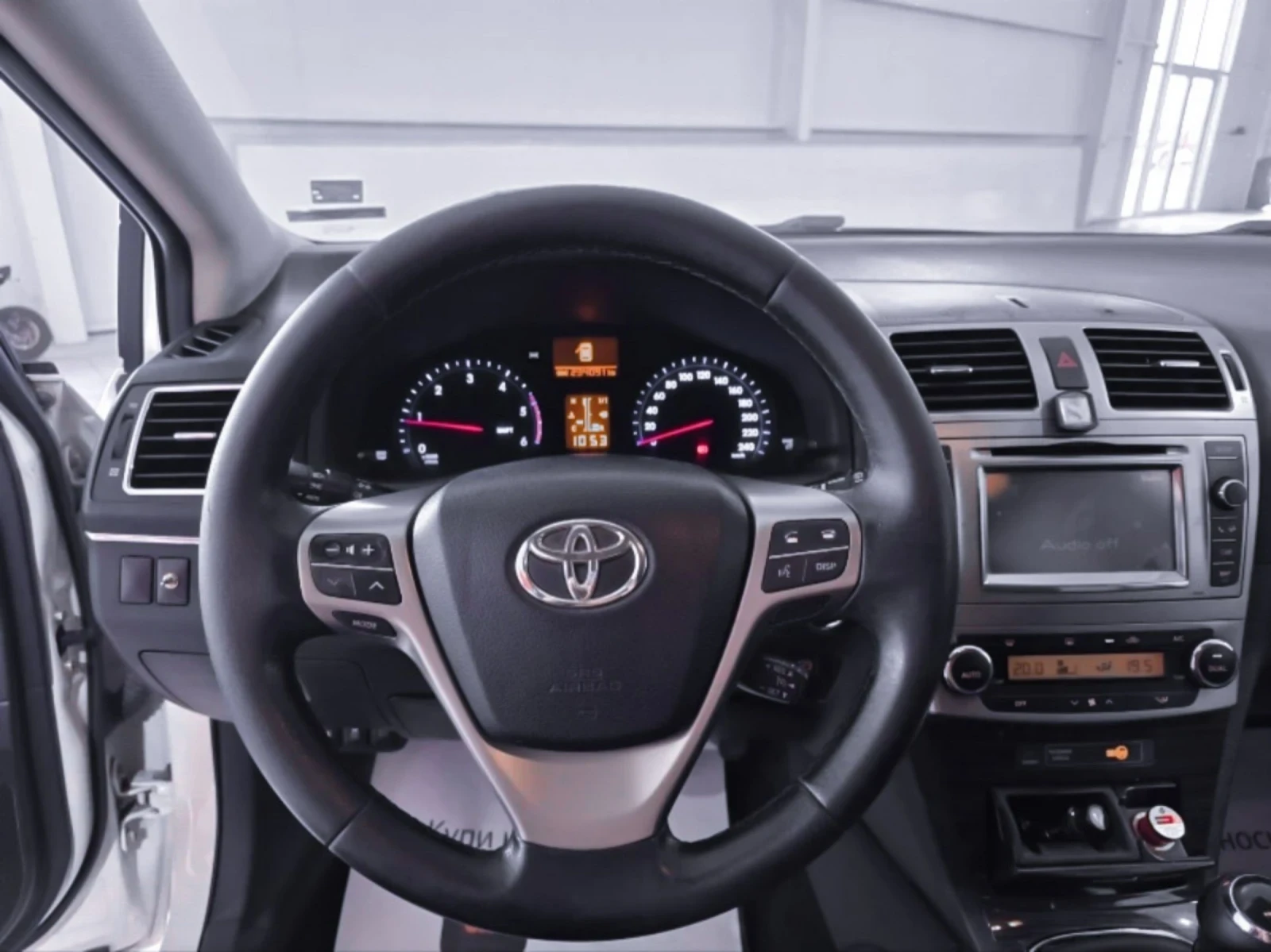 Toyota Avensis 2.2D - изображение 5