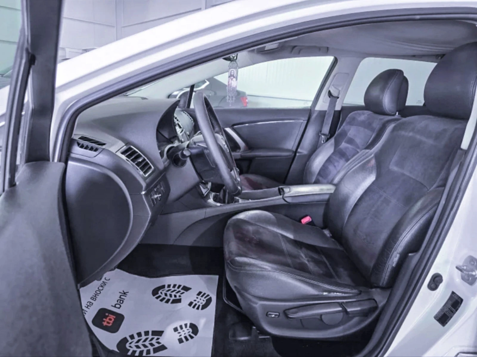 Toyota Avensis 2.2D - изображение 6