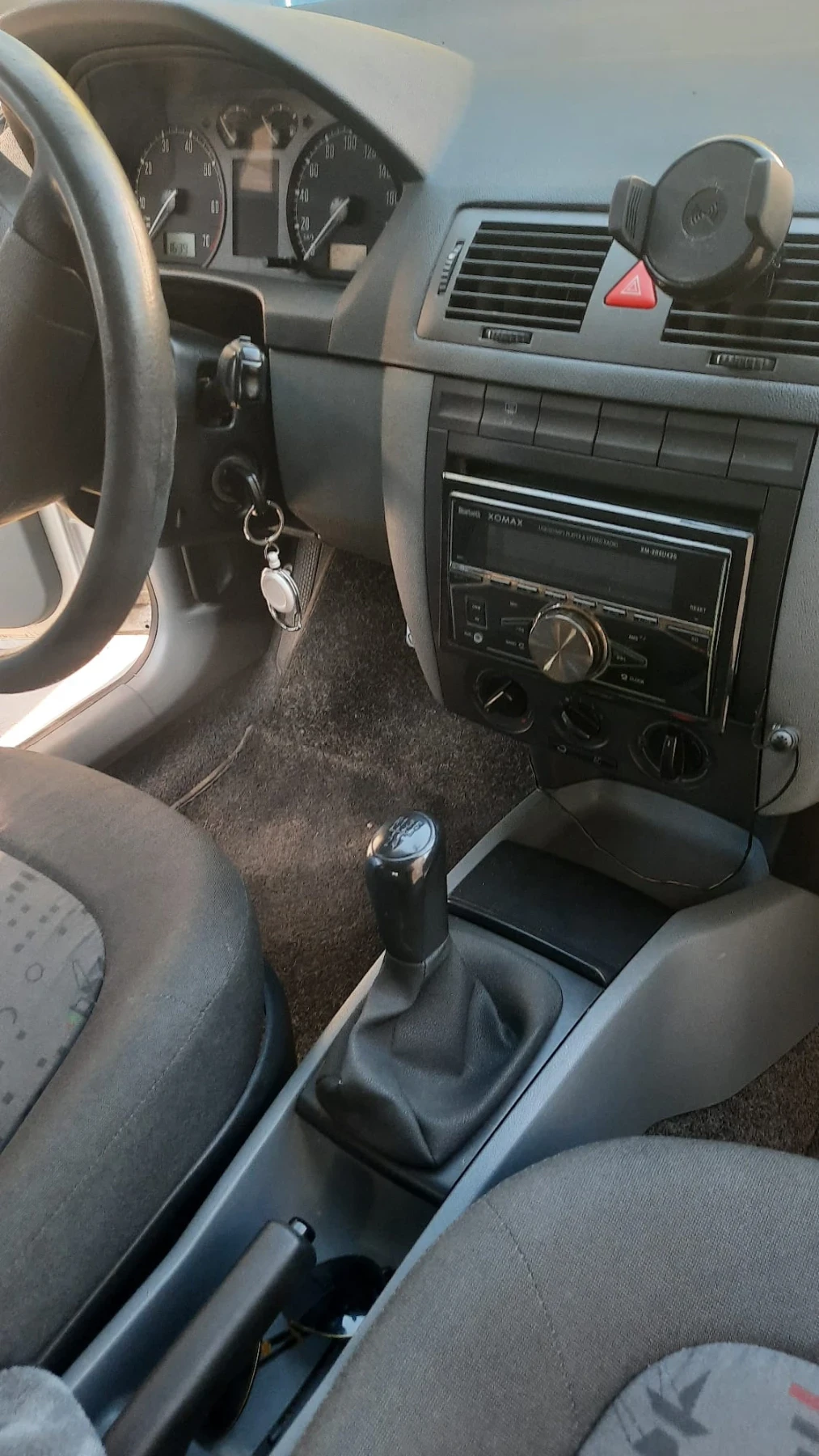Skoda Fabia Fabia 1.2 - изображение 8