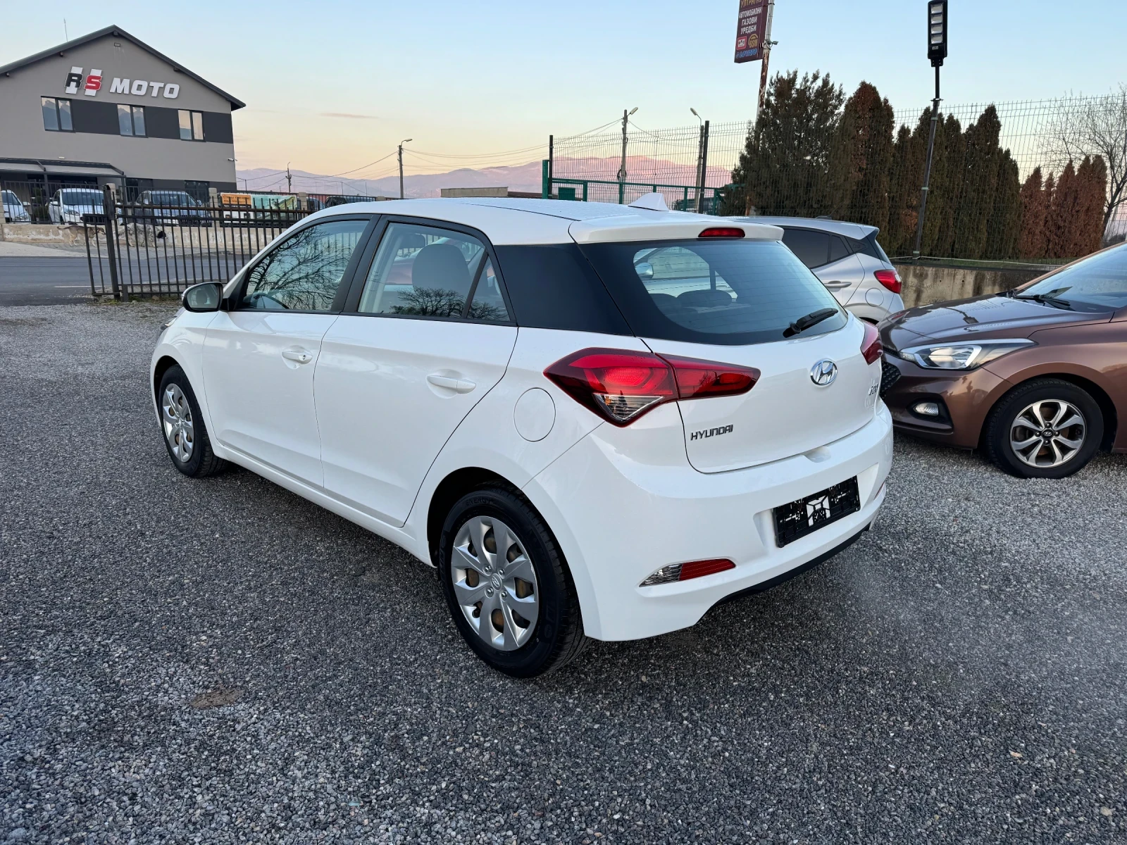 Hyundai I20 1.2i Klima EURO 6  - изображение 4