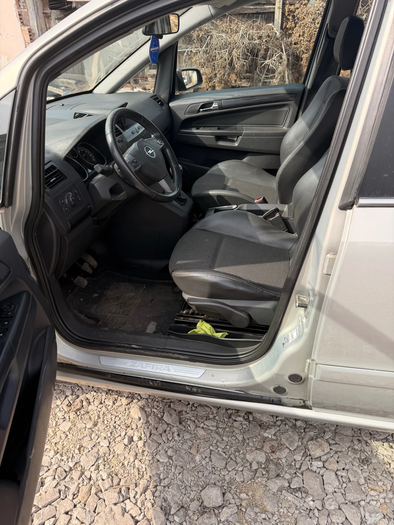 Opel Zafira, снимка 11 - Автомобили и джипове - 53707954