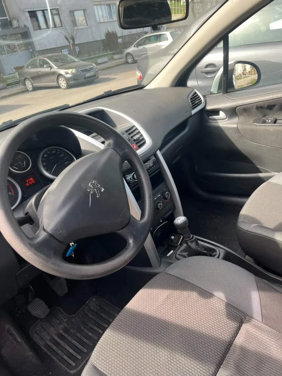 Peugeot 207 дизел, снимка 6 - Автомобили и джипове - 53803837