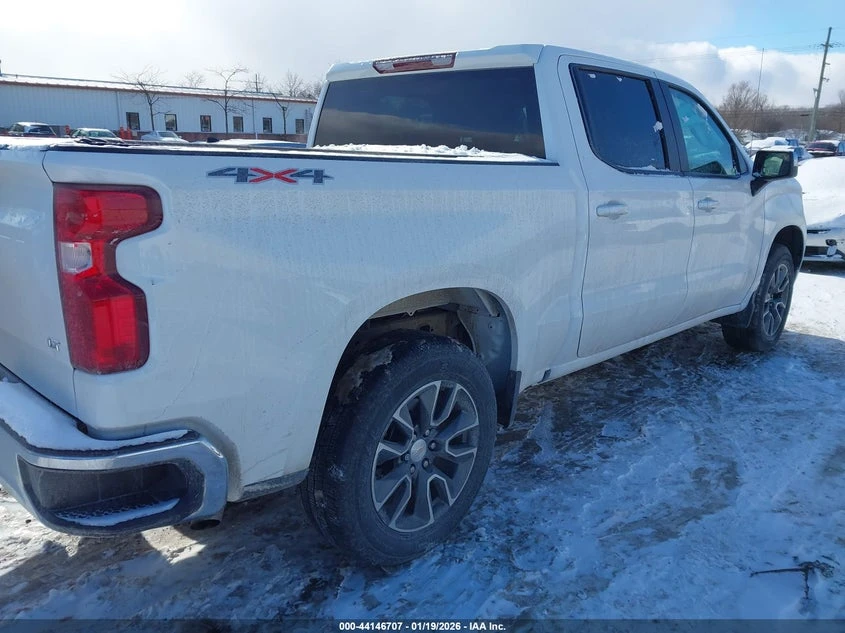 Chevrolet Silverado 2.7l 1500 4Wd Short Bed Lt With 2Fl, снимка 4 - Автомобили и джипове - 53808753