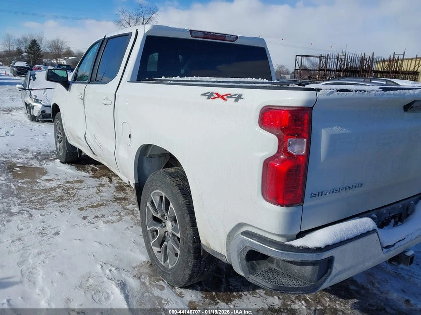 Chevrolet Silverado 2.7l 1500 4Wd Short Bed Lt With 2Fl, снимка 3 - Автомобили и джипове - 53808753