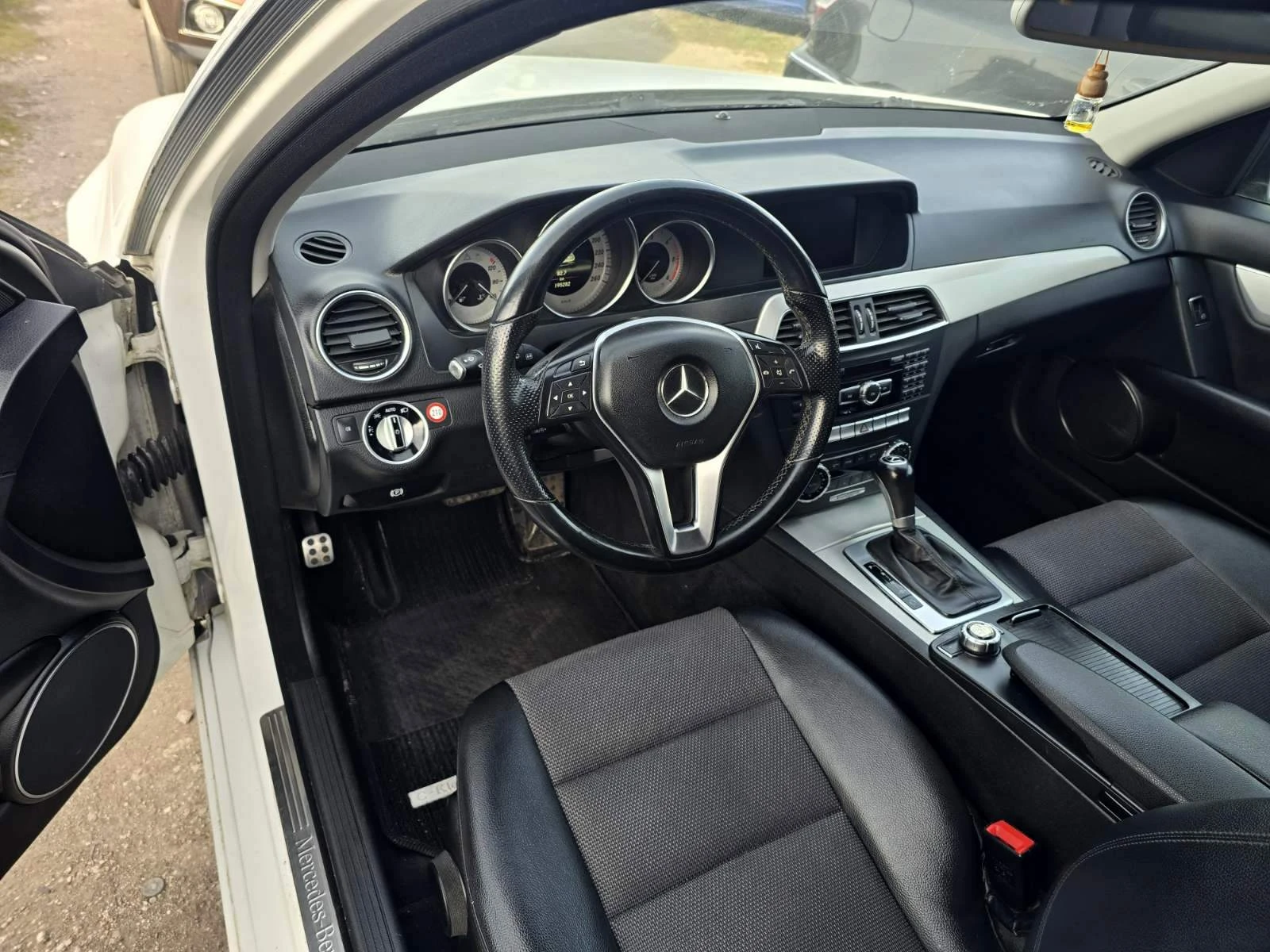 Mercedes-Benz C 220 FACE/AVANGARDE 2.2CDI/170hp, снимка 8 - Автомобили и джипове - 54666286