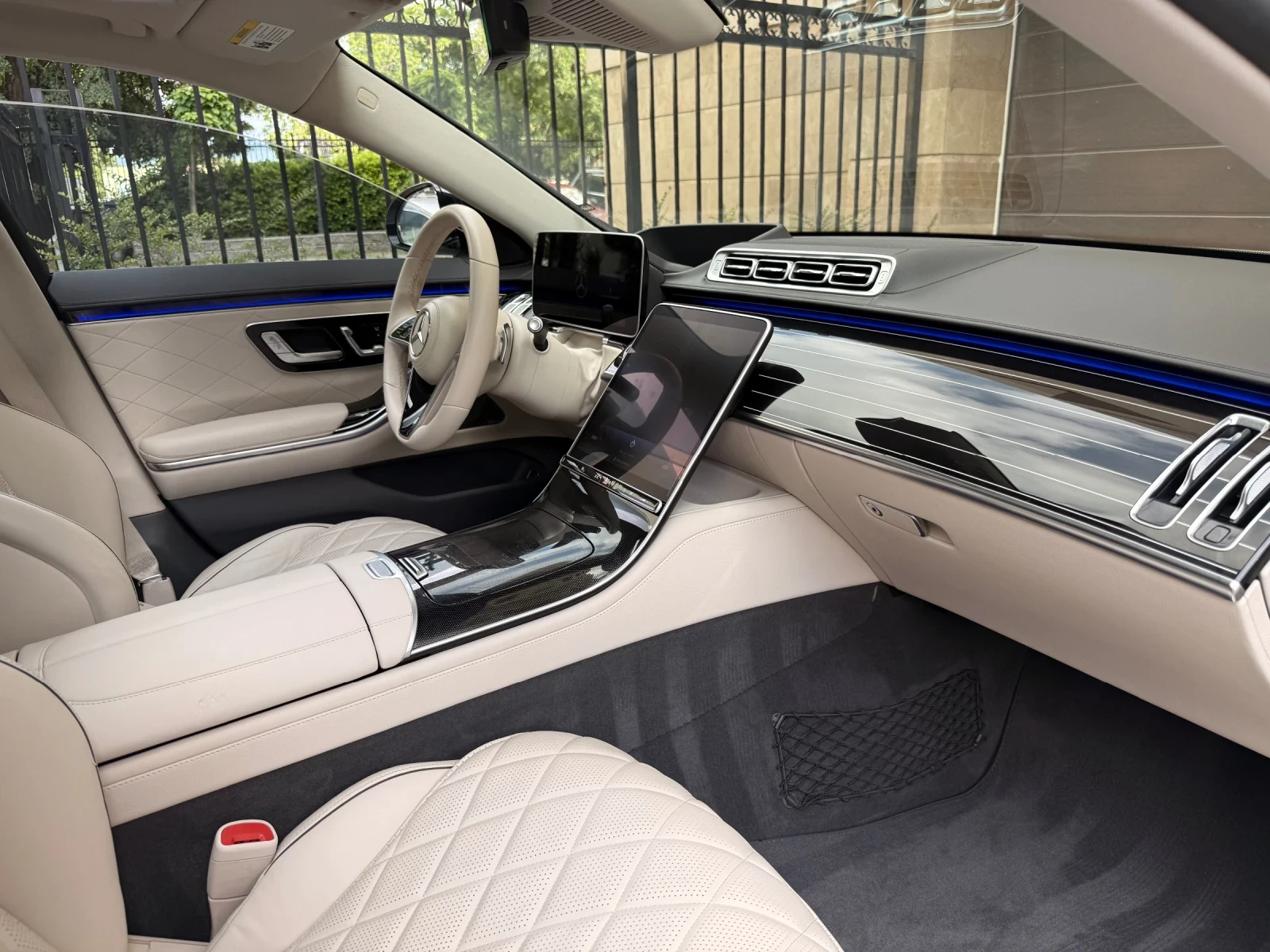 Mercedes-Benz S 580 S580 Long 4MATIC AMG Line | 2023 г. | 22 000 км | , снимка 13 - Автомобили и джипове - 54887399