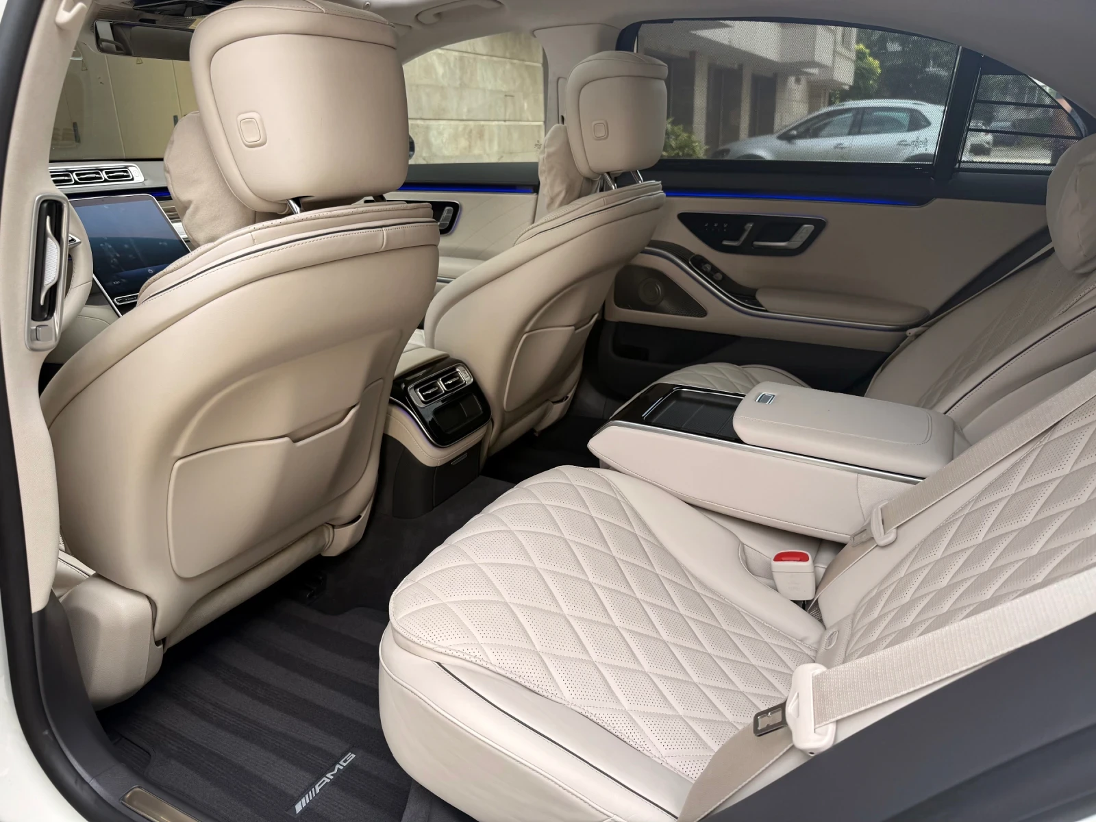 Mercedes-Benz S 580 S580 Long 4MATIC AMG Line | 2023 г. | 22 000 км | , снимка 10 - Автомобили и джипове - 54887399