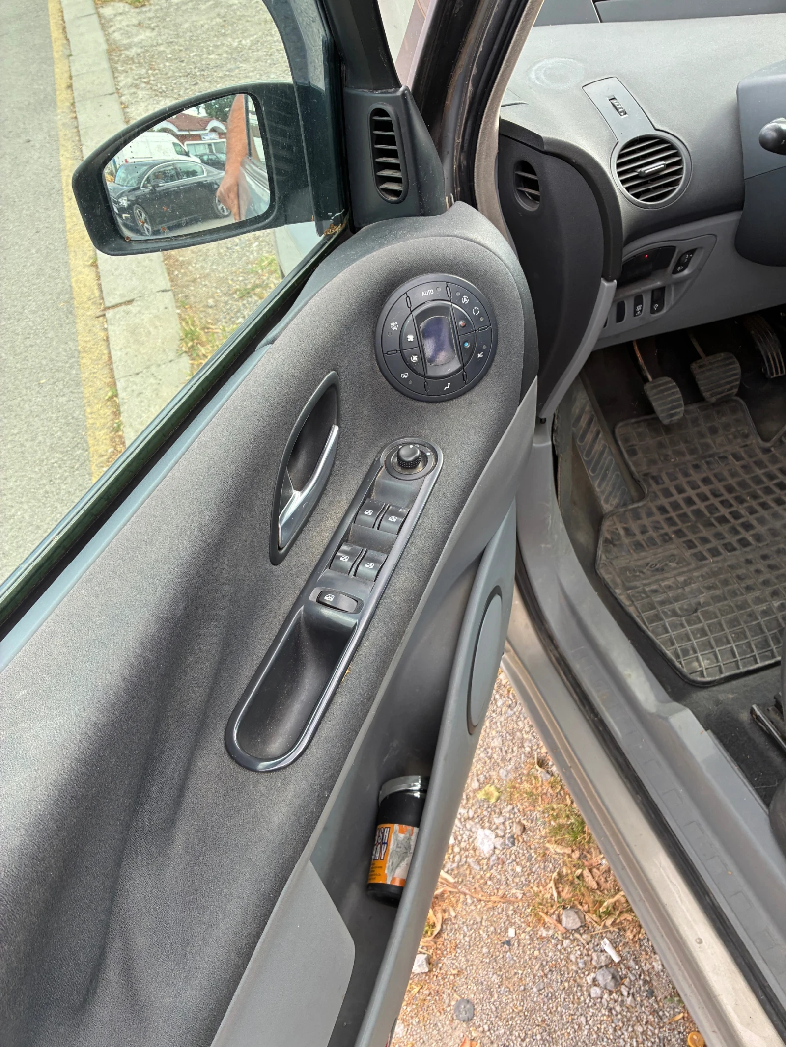 Renault Espace 2.2dci 6+ 1 сидалки, снимка 9 - Автомобили и джипове - 55306513