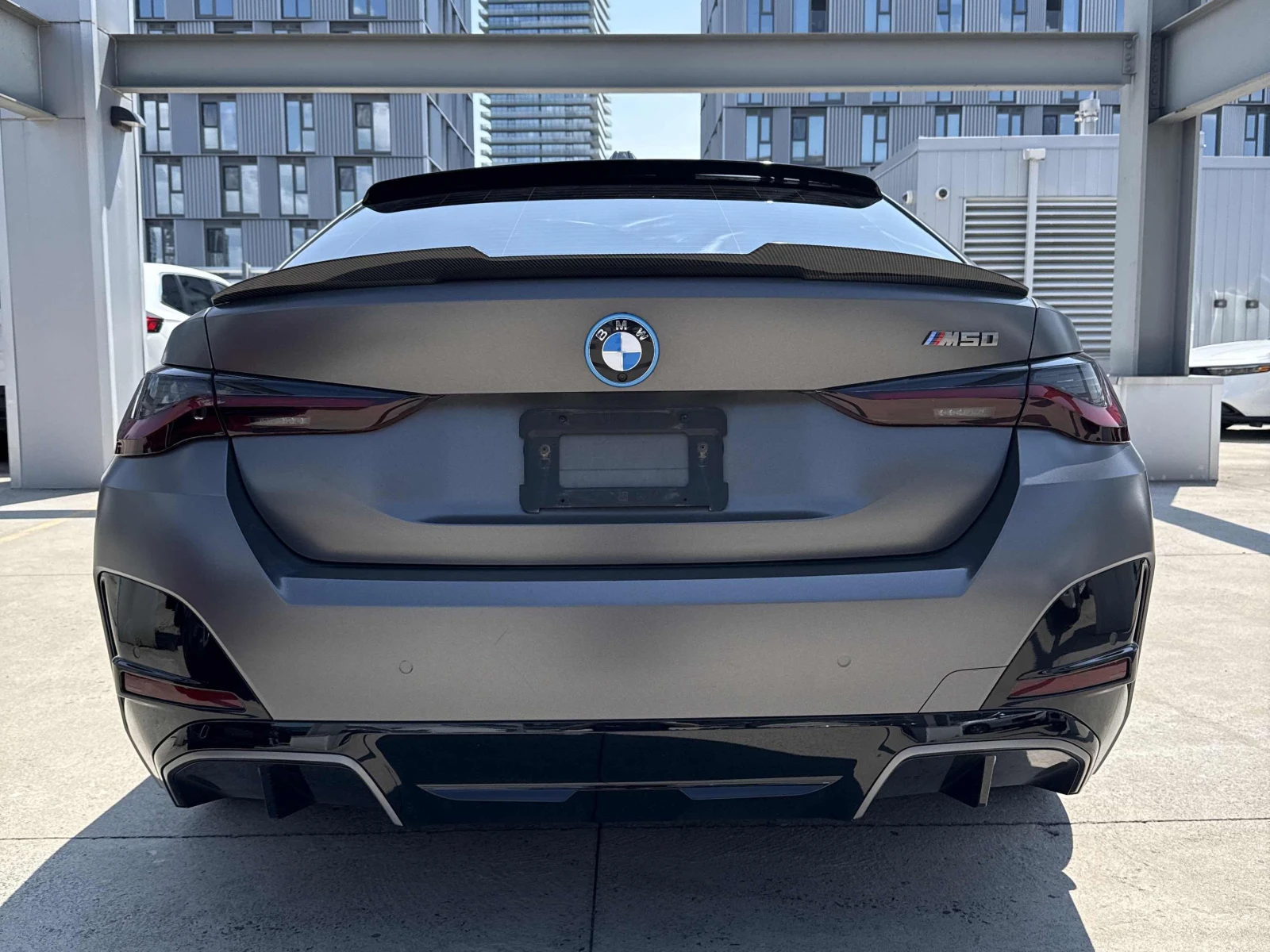 BMW i4 eDrive35 , АВТОКРЕДИТ, ЦЕНА ДО БГ, снимка 4 - Автомобили и джипове - 55838078