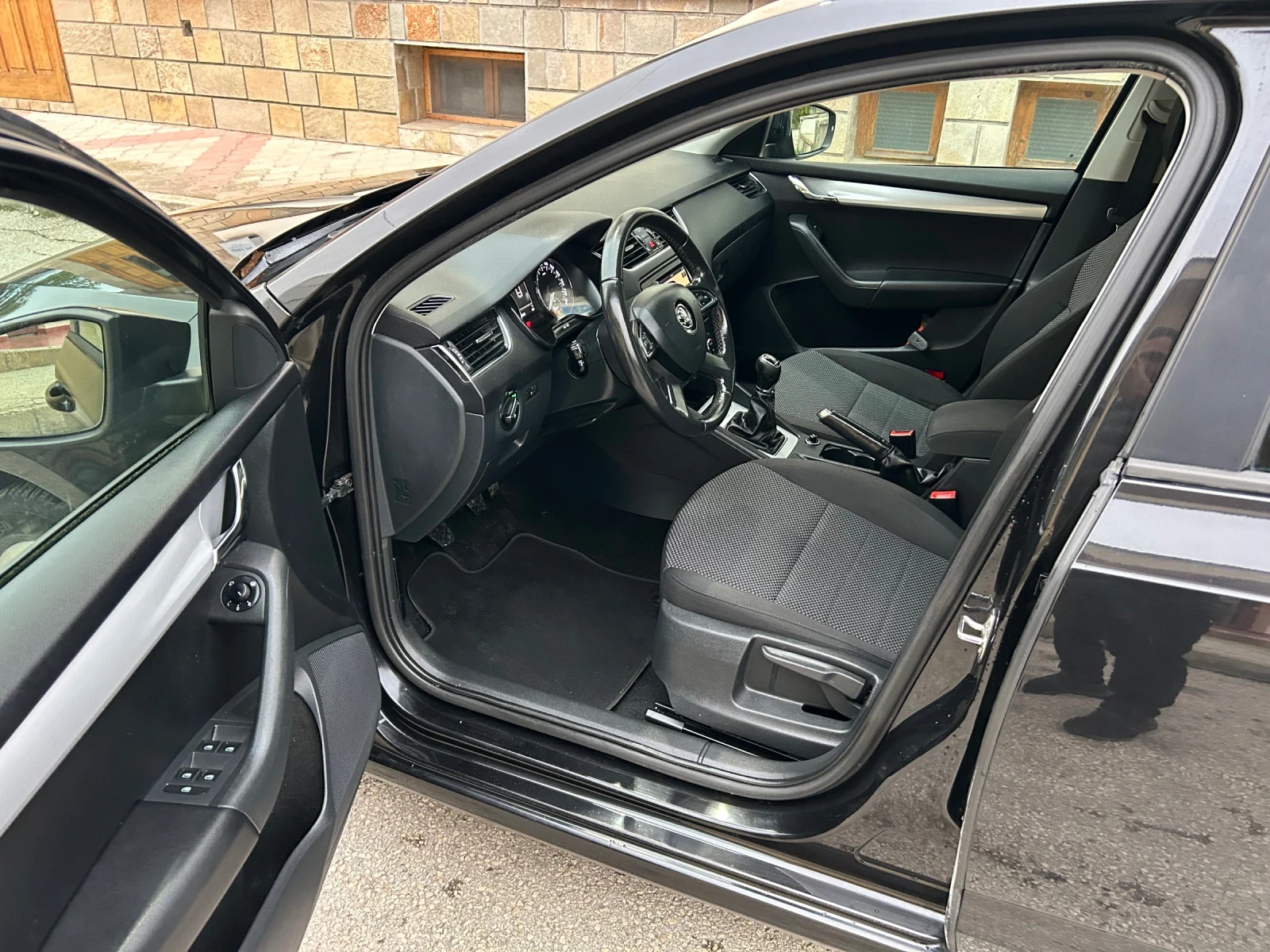 Skoda Octavia 1.6TDI 110k.c. ��������� | Mobile.bg � ����������� 8