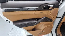 Porsche Cayenne GTS* SOFT-CLOSE* MATRIX* DIS* BOSE* ОБДУХ* КРАЙНА , снимка 13