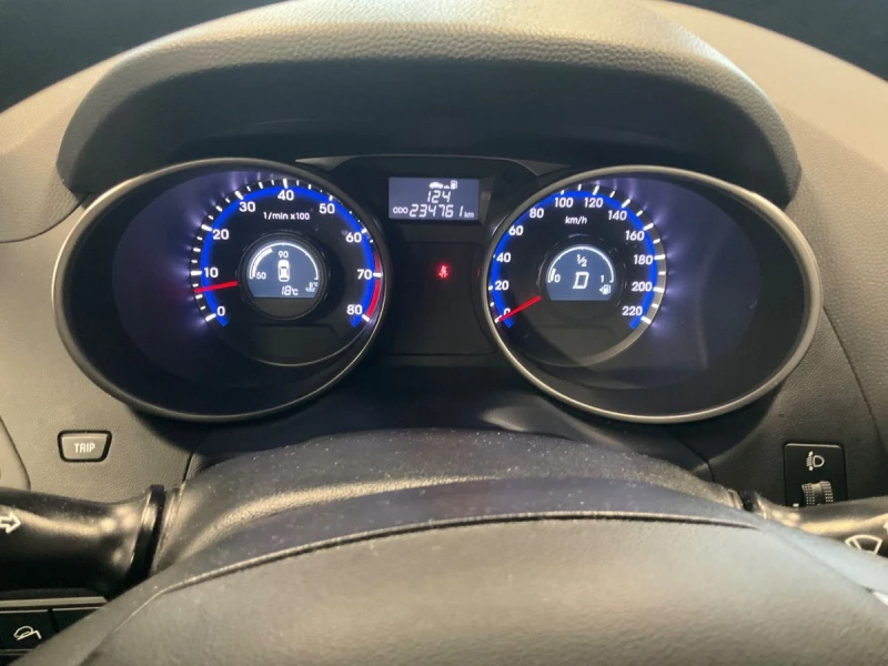 Hyundai IX35 2.0 Comfort AWD, снимка 10 - Автомобили и джипове - 52091729