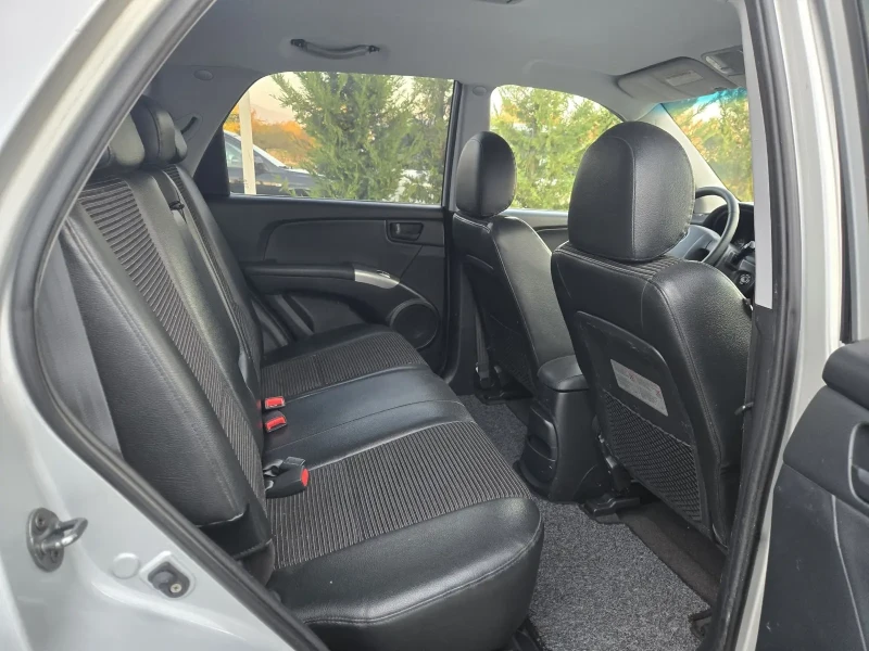 Kia Sportage 2.0i-141кс= 4х4= КЛИМАТИК= КОЖА, снимка 16 - Автомобили и джипове - 52282704