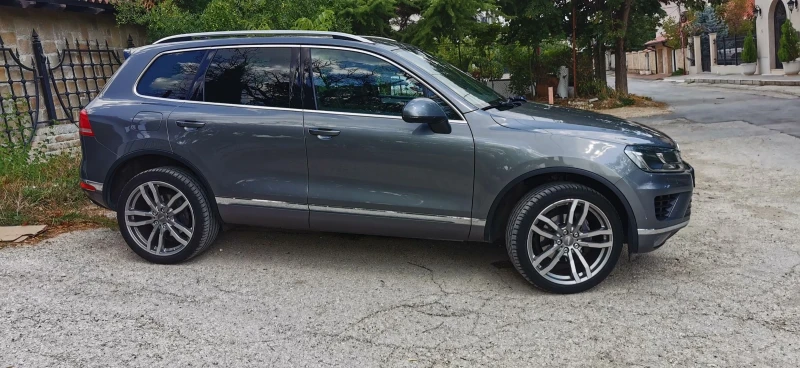 VW Touareg, снимка 3 - Автомобили и джипове - 52633359