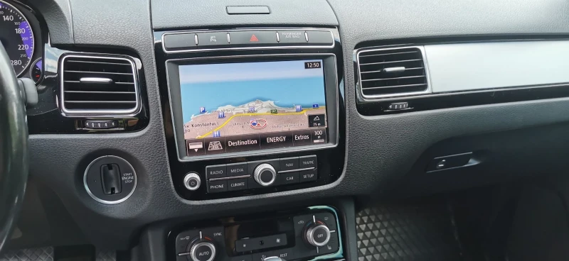 VW Touareg, снимка 10 - Автомобили и джипове - 52633359