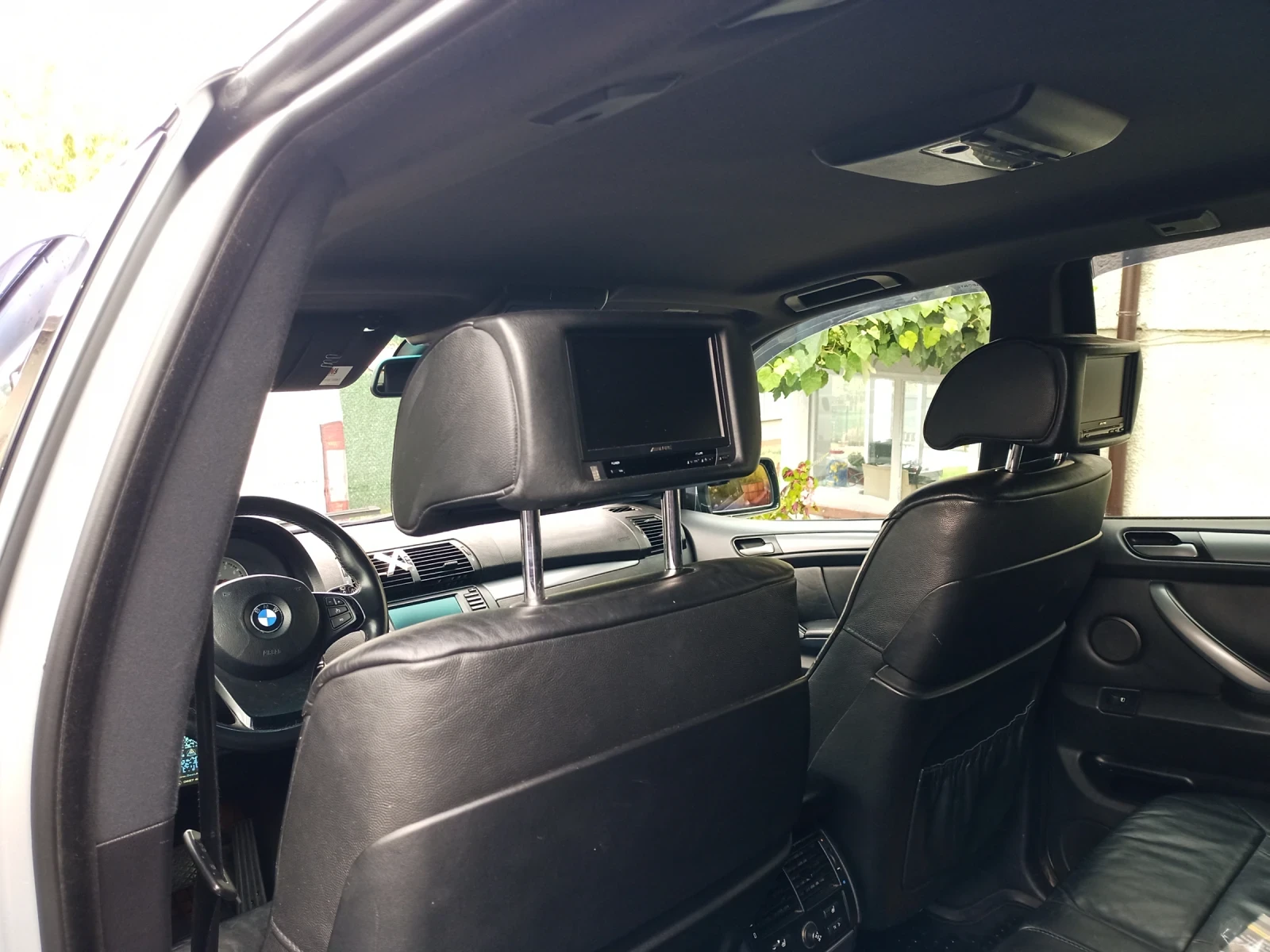 BMW X5 4.8is - изображение 7