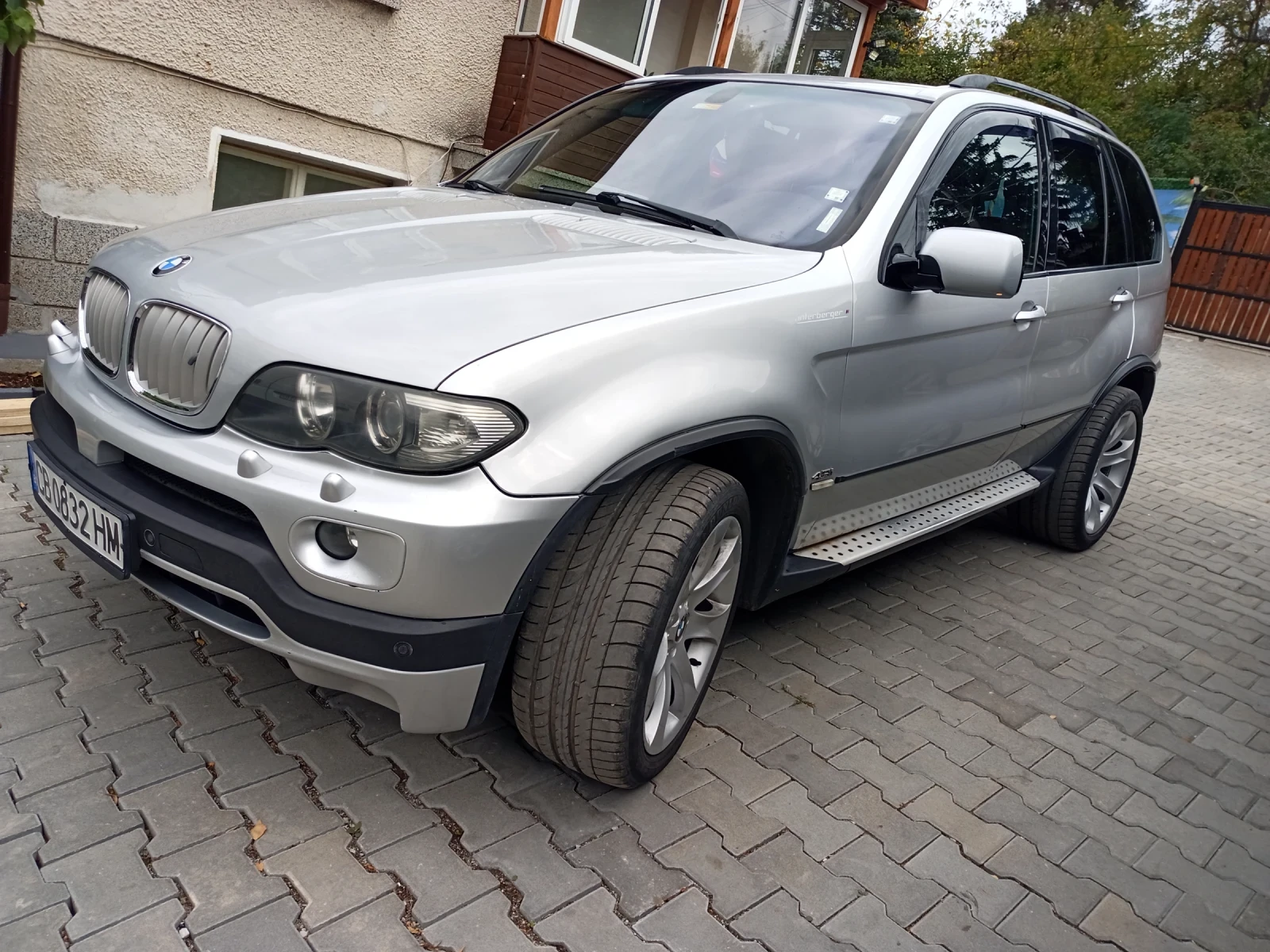 BMW X5 4.8is - изображение 2